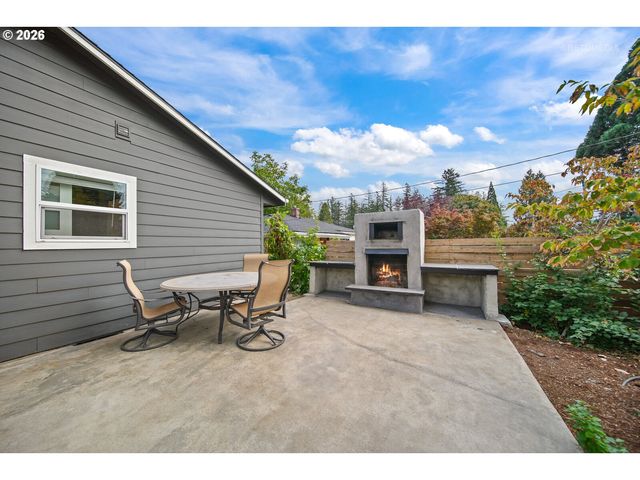 4735 SUSSEX St, West Linn, OR 97068