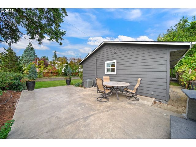 4735 SUSSEX St, West Linn, OR 97068