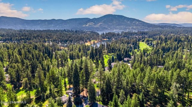 12328 N Kensington AVE, Hayden, ID 83835