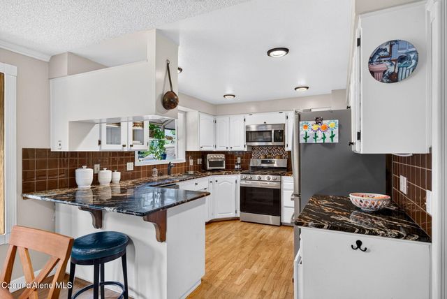 12328 N Kensington AVE, Hayden, ID 83835