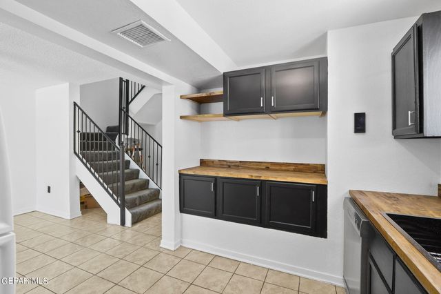11048 Sunshine Court, El Paso, TX 79936