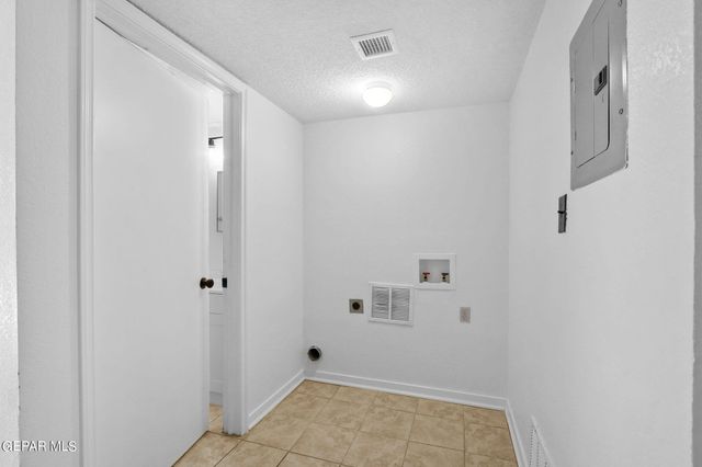 11048 Sunshine Court, El Paso, TX 79936