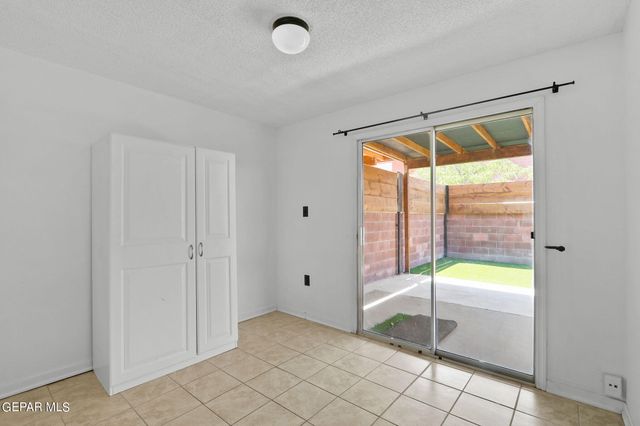 11048 Sunshine Court, El Paso, TX 79936
