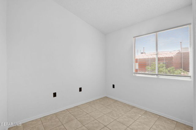 11048 Sunshine Court, El Paso, TX 79936