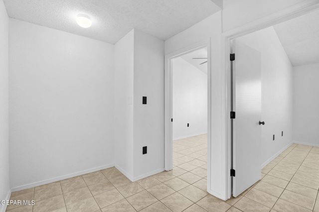 11048 Sunshine Court, El Paso, TX 79936