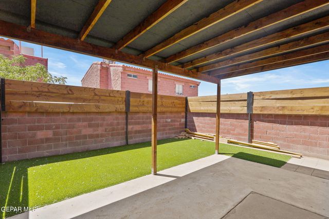 11048 Sunshine Court, El Paso, TX 79936