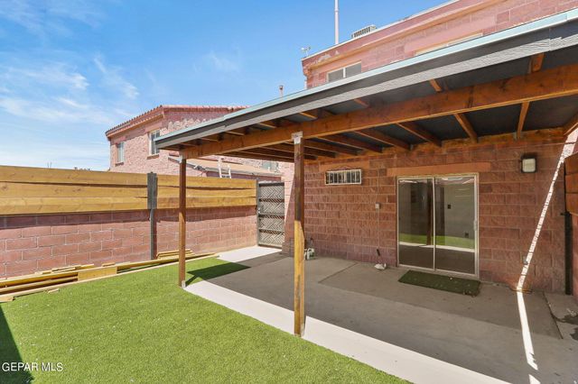 11048 Sunshine Court, El Paso, TX 79936