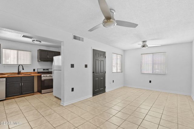 11048 Sunshine Court, El Paso, TX 79936