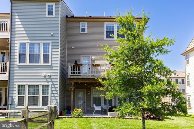 415 TALL OAKS DR, Warminster, PA 18974