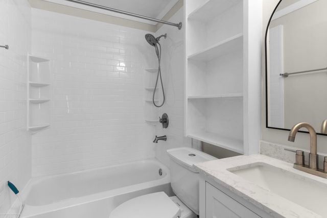 21613 Bon Heur Street, Saint Clair Shores, MI 48081