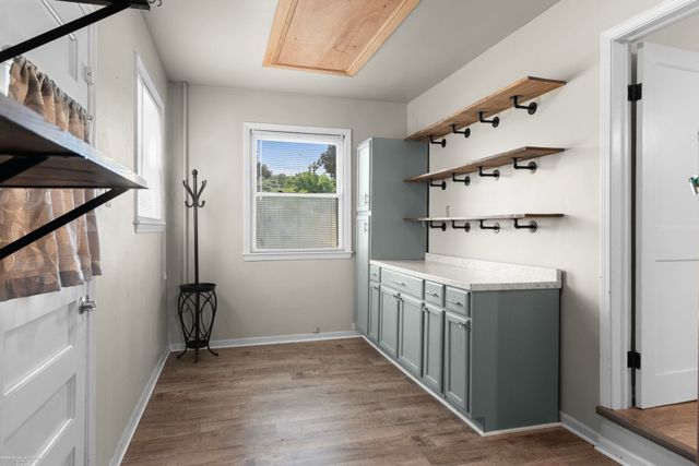 21613 Bon Heur Street, Saint Clair Shores, MI 48081