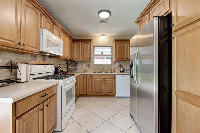 2621 N Redmond Avenue, Oklahoma City, OK 73127