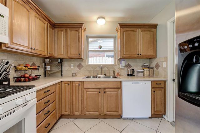 2621 N Redmond Avenue, Oklahoma City, OK 73127
