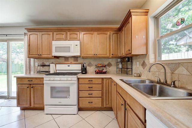 2621 N Redmond Avenue, Oklahoma City, OK 73127