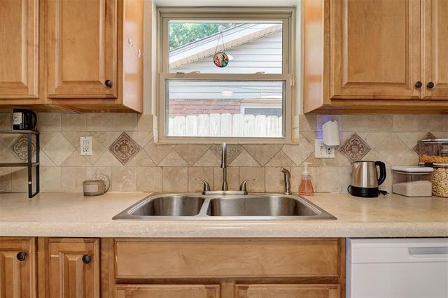 2621 N Redmond Avenue, Oklahoma City, OK 73127