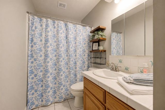 2621 N Redmond Avenue, Oklahoma City, OK 73127