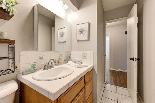 2621 N Redmond Avenue, Oklahoma City, OK 73127