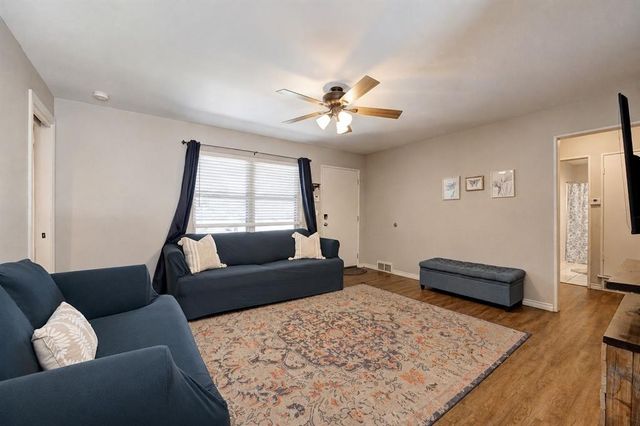 2621 N Redmond Avenue, Oklahoma City, OK 73127