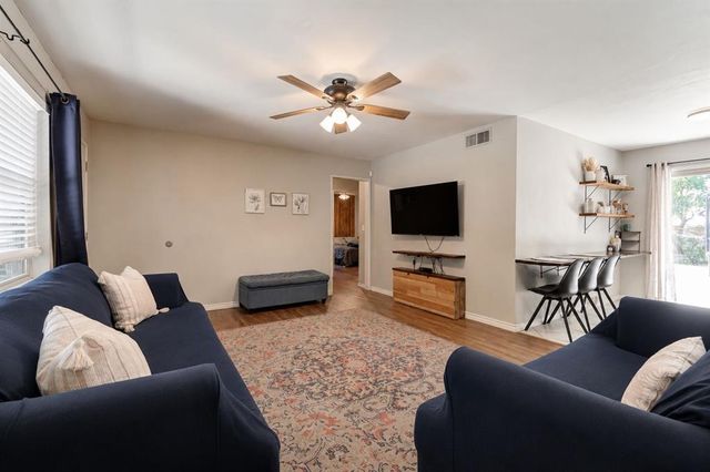 2621 N Redmond Avenue, Oklahoma City, OK 73127