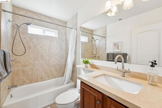 1390 E 31St St, Oakland, CA 94602
