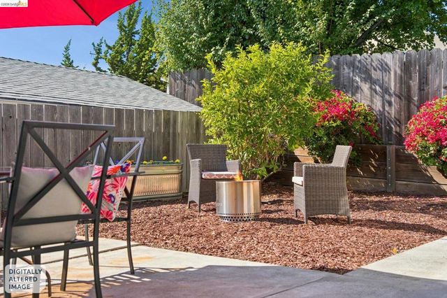 1390 E 31St St, Oakland, CA 94602