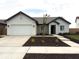 3025 22nd Avenue, Kingsburg, CA 93631