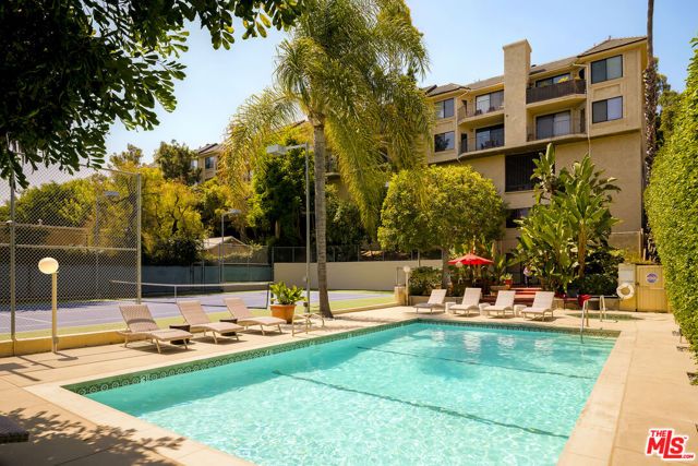 1942 Grace Avenue 122, Los Angeles, CA 90068