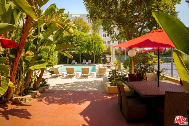1942 Grace Avenue 122, Los Angeles, CA 90068