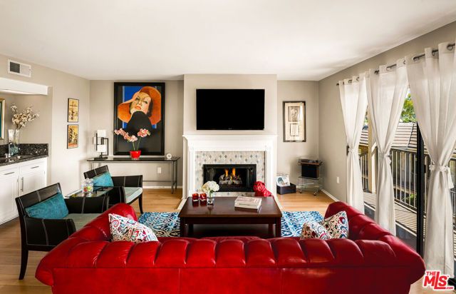 1942 Grace Avenue 122, Los Angeles, CA 90068