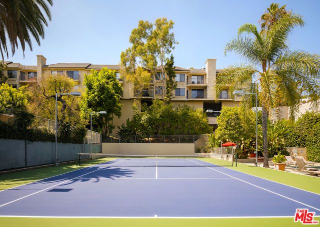 1942 Grace Avenue 122, Los Angeles, CA 90068