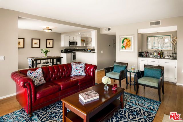 1942 Grace Avenue 122, Los Angeles, CA 90068