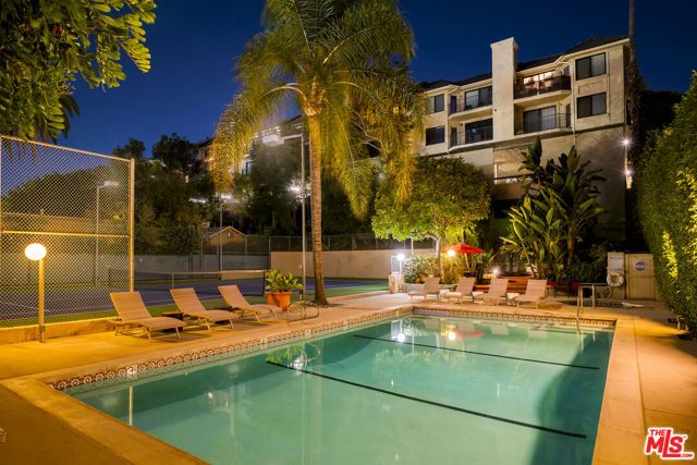 1942 Grace Avenue 122, Los Angeles, CA 90068