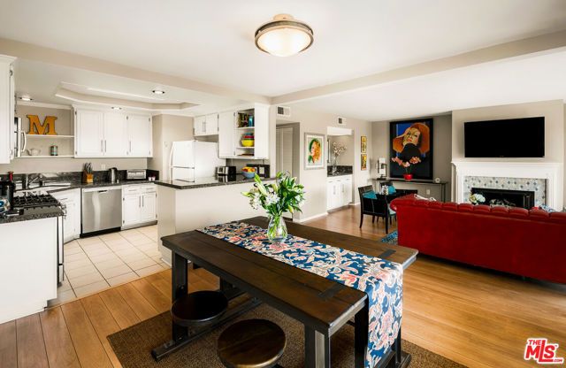 1942 Grace Avenue 122, Los Angeles, CA 90068