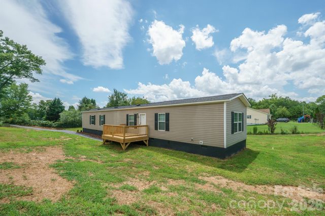 4059 Beach Road, Hudson, NC 28638
