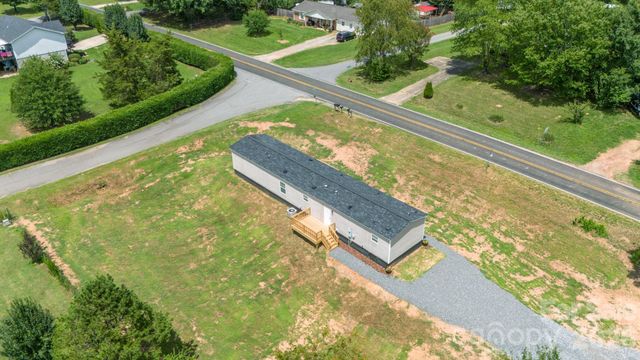 4059 Beach Road, Hudson, NC 28638