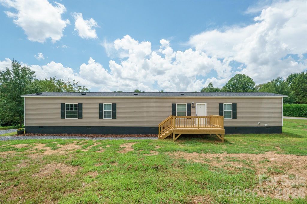 4059 Beach Road, Hudson, NC 28638