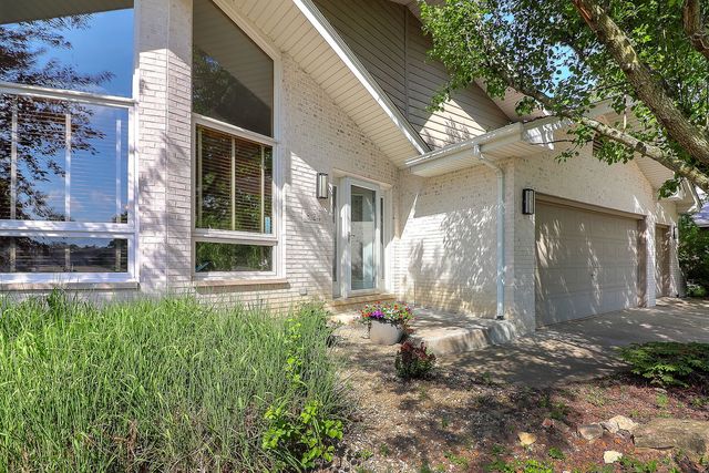 8124 Glenbrook Place, Tinley Park, IL 60487