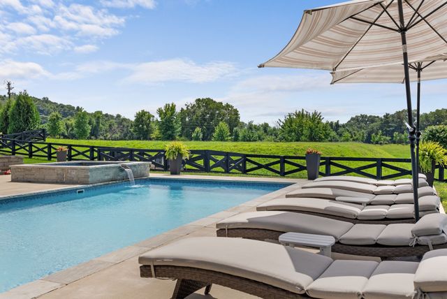 5007 Gates Mill Rdg, Thompsons Station, TN 37179