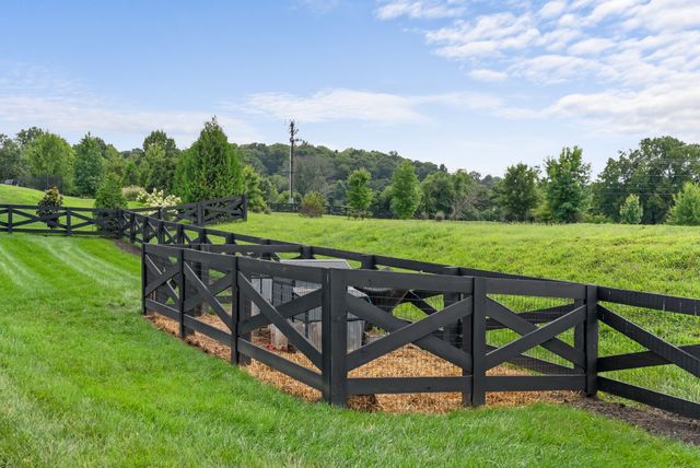 5007 Gates Mill Rdg, Thompsons Station, TN 37179
