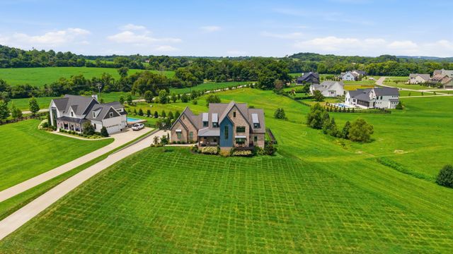 5007 Gates Mill Rdg, Thompsons Station, TN 37179