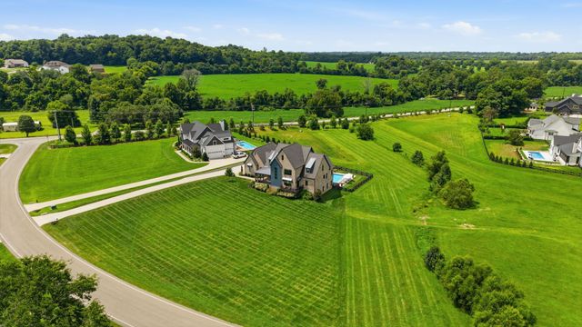 5007 Gates Mill Rdg, Thompsons Station, TN 37179