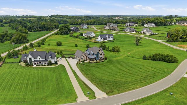 5007 Gates Mill Rdg, Thompsons Station, TN 37179