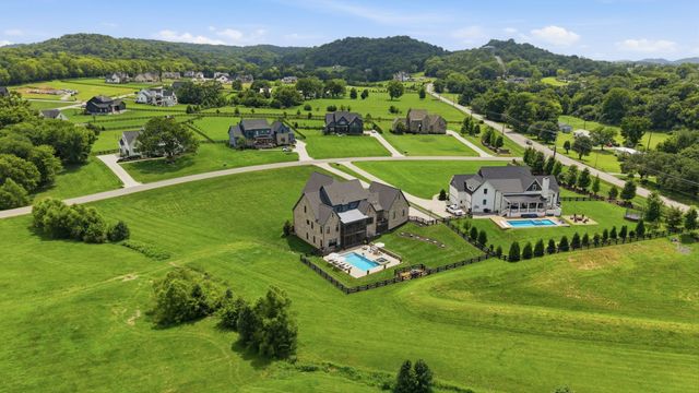 5007 Gates Mill Rdg, Thompsons Station, TN 37179