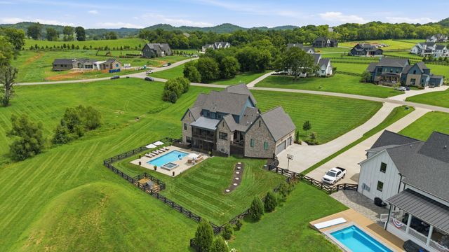 5007 Gates Mill Rdg, Thompsons Station, TN 37179