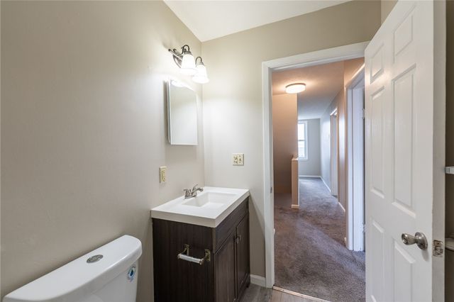 826 Eureka St, Allentown, PA 15210