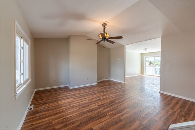 826 Eureka St, Allentown, PA 15210