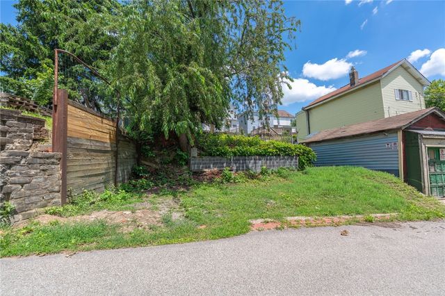 826 Eureka St, Allentown, PA 15210