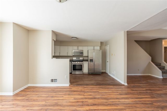826 Eureka St, Allentown, PA 15210