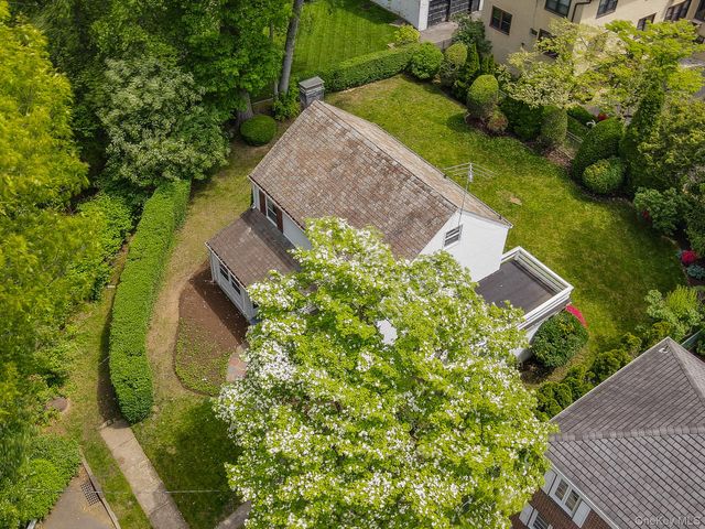395 Packman Avenue, Mount Vernon, NY 10552