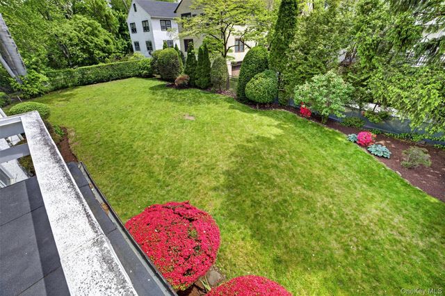 395 Packman Avenue, Mount Vernon, NY 10552